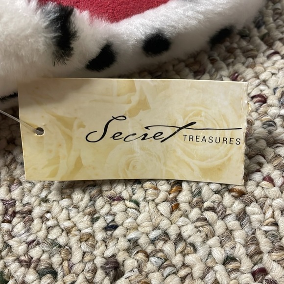 Red Dalmatian Slippers with Plush Accents. Size 9-10 NWT - Picture 3 of 6